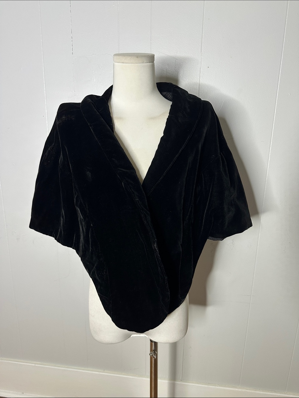 Vintage 1940s Silk Velvet One Size Caplet